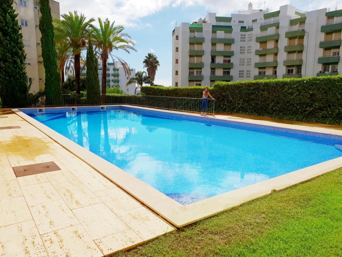 Gorgeous Apartment In Portimao Exterior photo